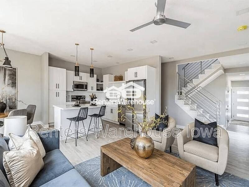 15536 Rocklyn Pl - Photo 3 of 32