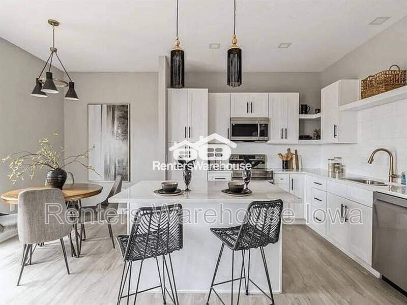 15536 Rocklyn Pl - Photo 4 of 32