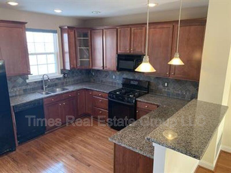 436 W 5th Ave - Photo 2 of 19