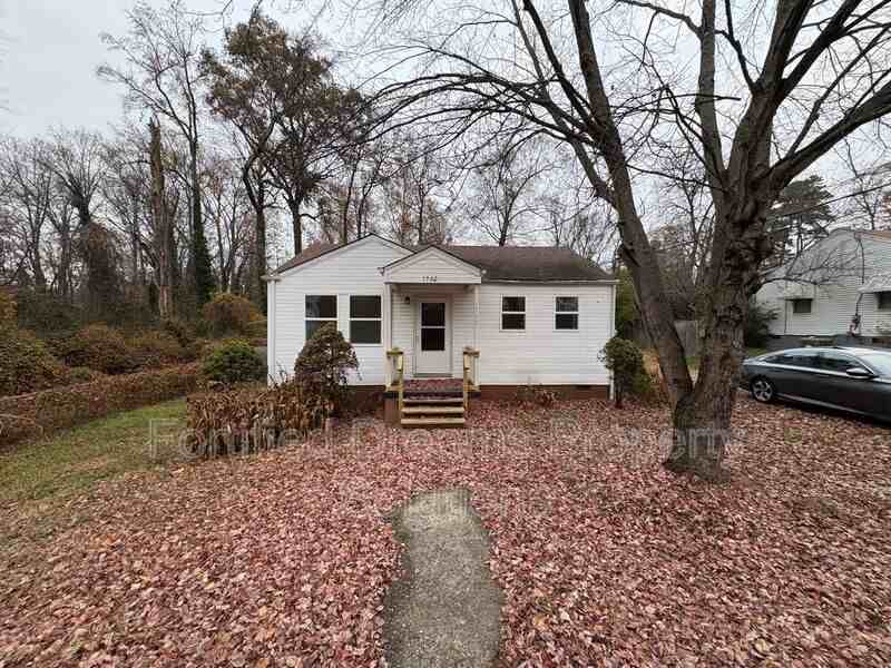 1702 J Ave - Photo 2 of 23