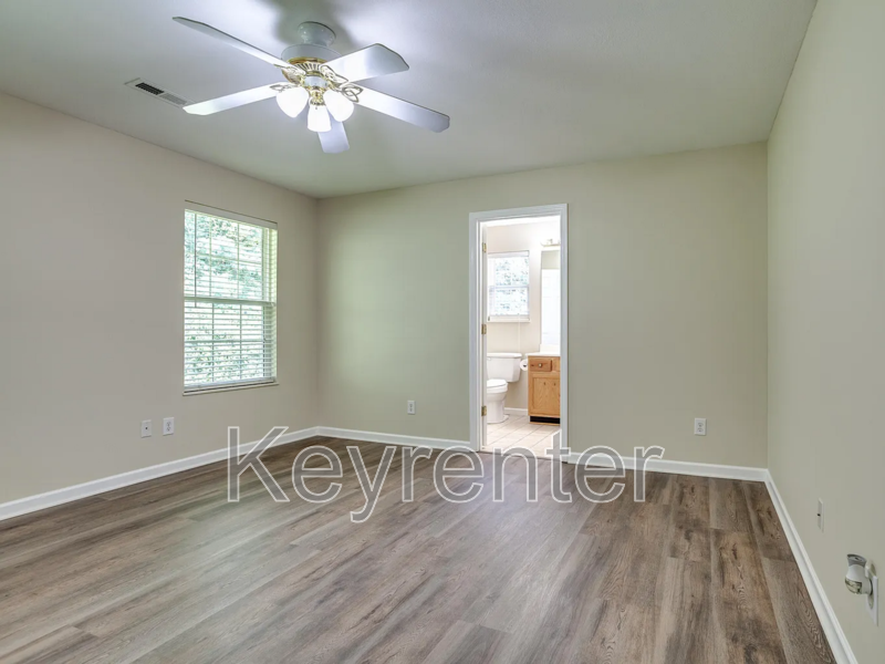 947 Spring Park Rd - Photo 7 of 14