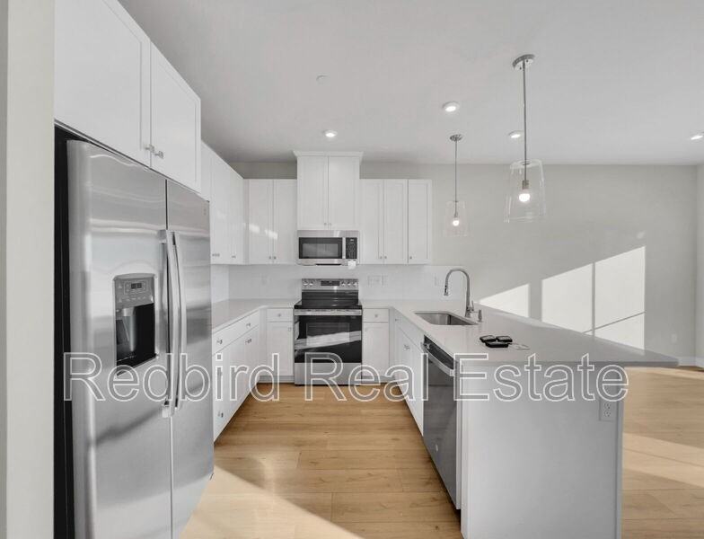 1089 Mountain View Dr - Photo 3 of 26