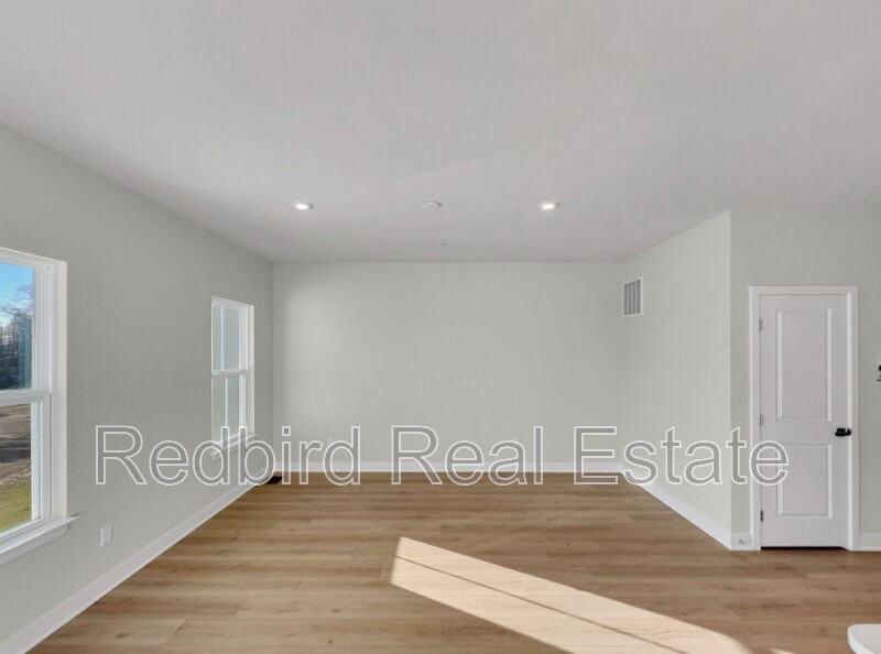 1089 Mountain View Dr - Photo 5 of 26