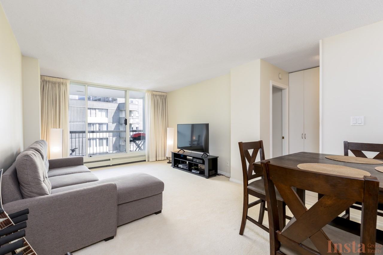 2024 Fullerton Avenue #1307 - Photo 5 of 21