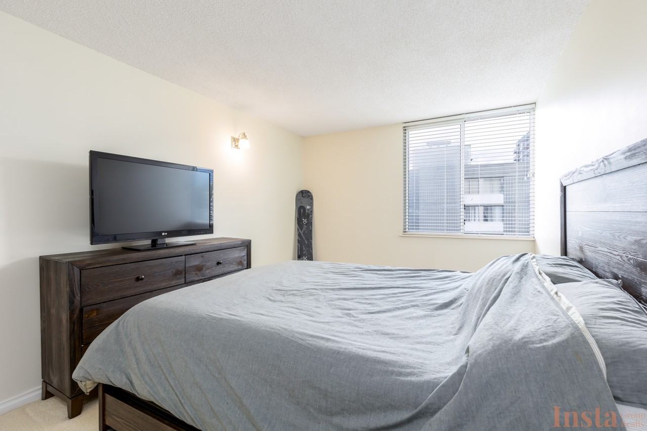 2024 Fullerton Avenue #1307 - Photo 6 of 21