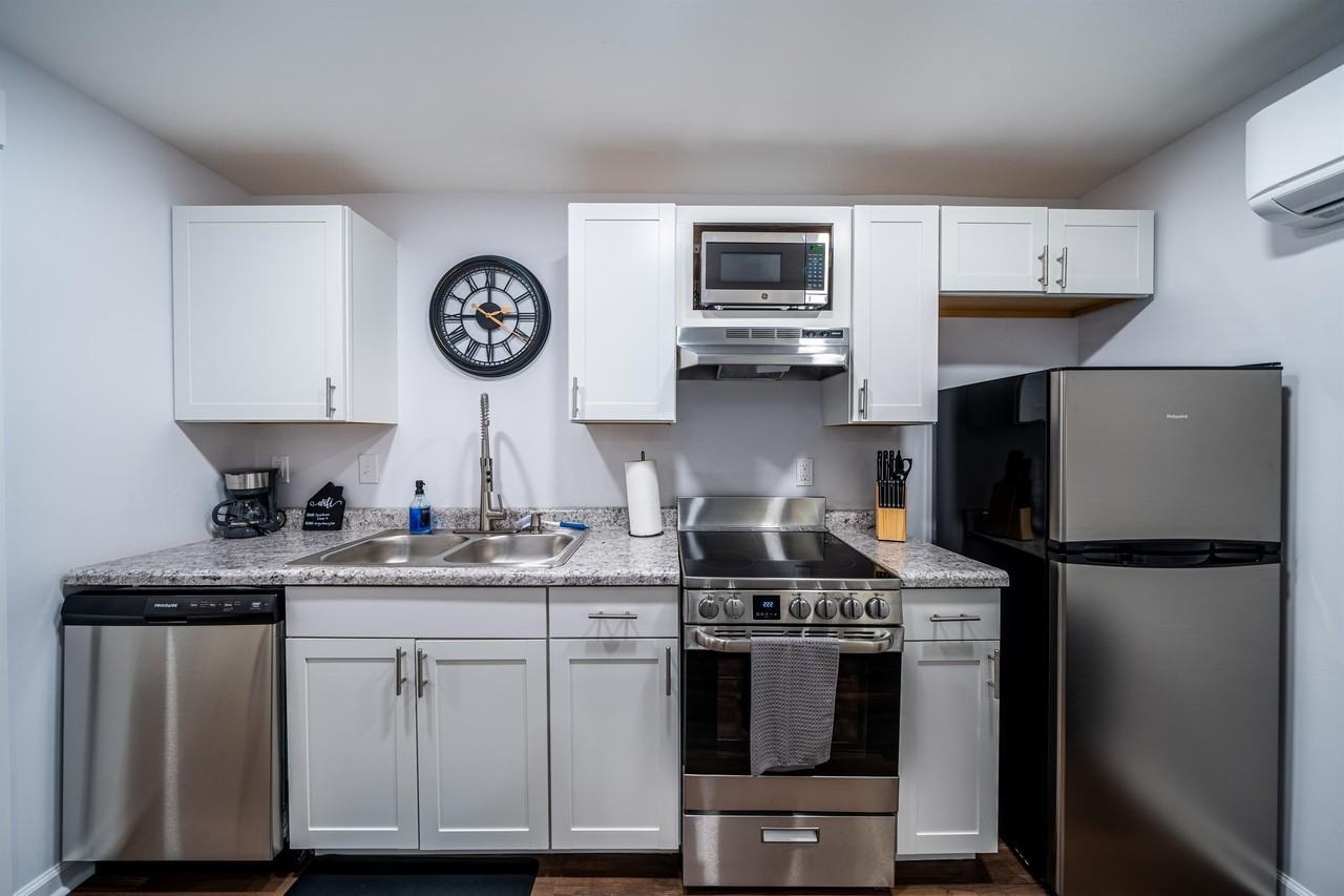 Grace Manor Apartments - Photo 4 of 50