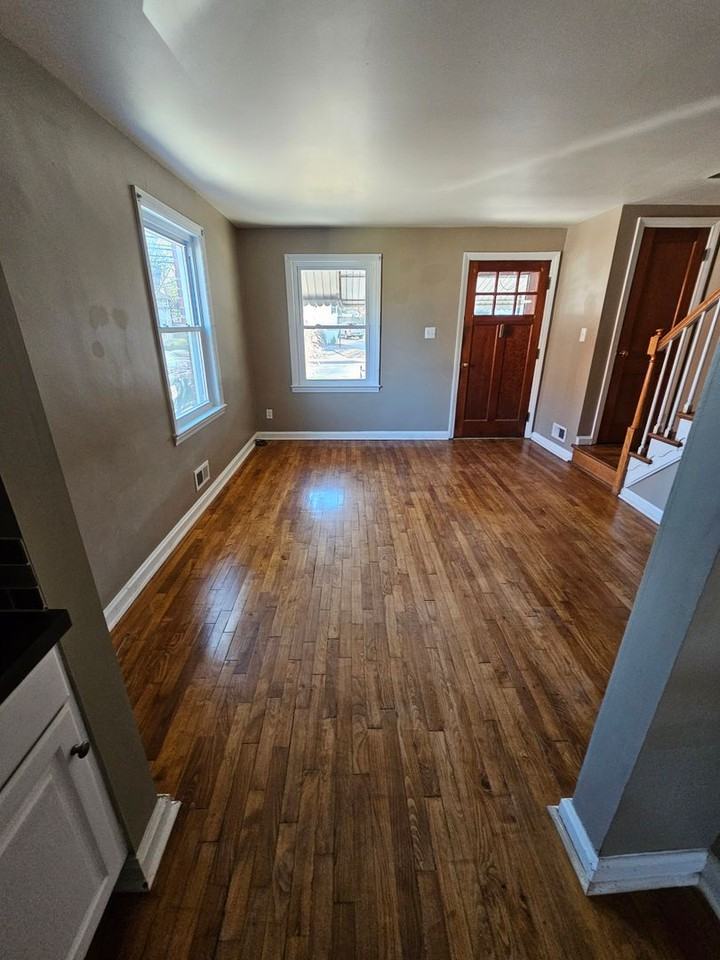 4810 Kenwood Ave - Photo 2 of 15