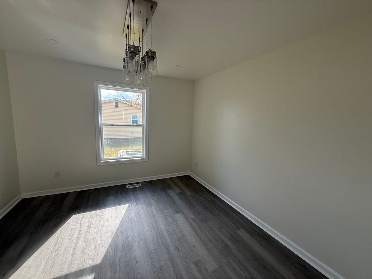 172 Mill St - Photo 4 of 10