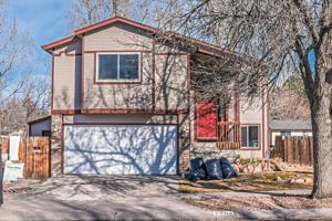 featured image of 2502 Lyncrest Drive