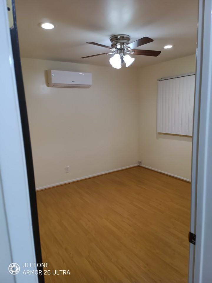 4256 Walnut St #F - Photo 6 of 22