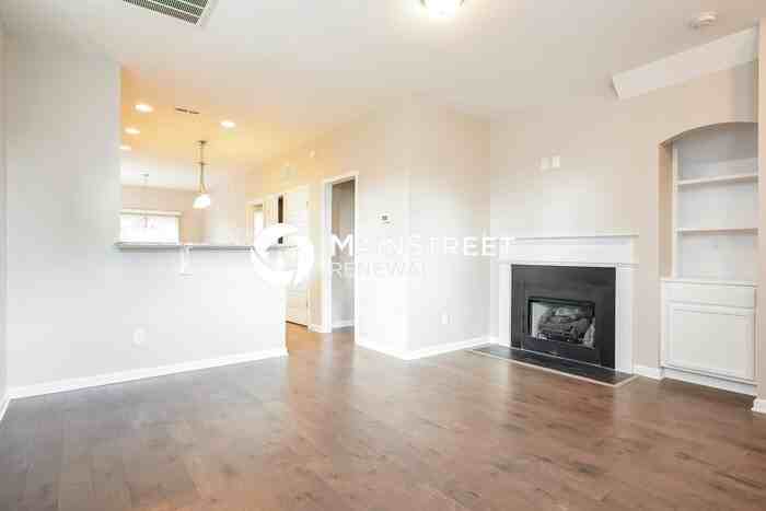 305 Chamberlain Drive - Photo 3 of 17