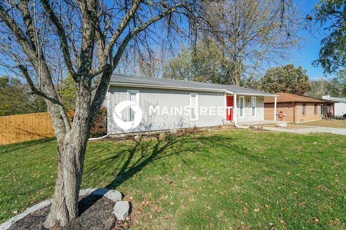 7710 Dominique Dr - Photo 2 of 16