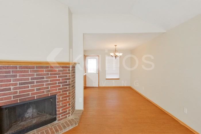 1129 Ne 8th St - Photo 6 of 24