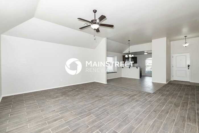 4116 Nw 154th St - Photo 2 of 18