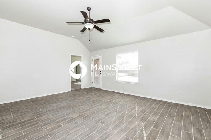 4116 Nw 154th St - Photo 4 of 18