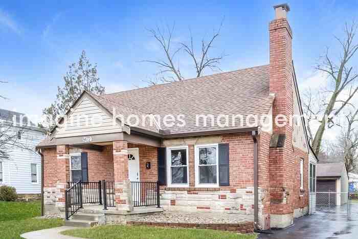 8472 Saint Clair Avenue - Photo 3 of 18