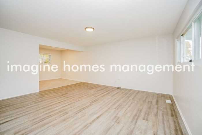 110 Chadborne Ct - Photo 4 of 15