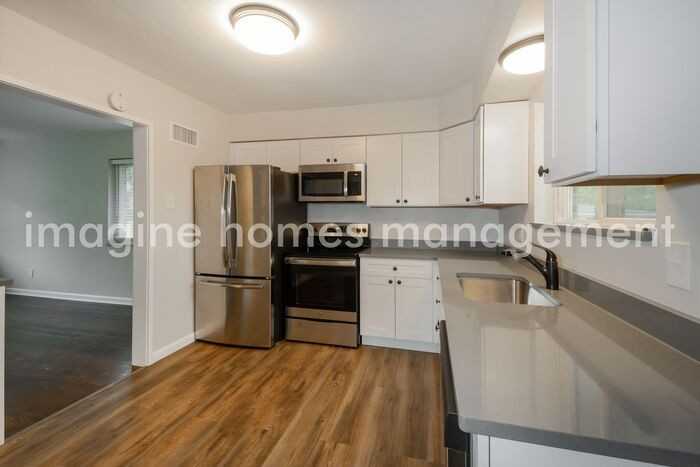 7309 Brunswick Avenue - Photo 4 of 13