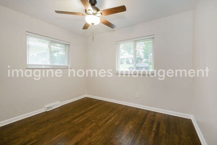 7309 Brunswick Avenue - Photo 6 of 13