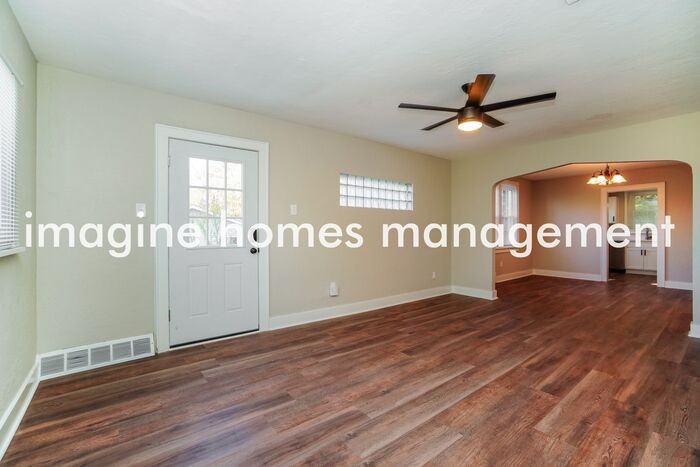 122 Wood Drive - Photo 4 of 14