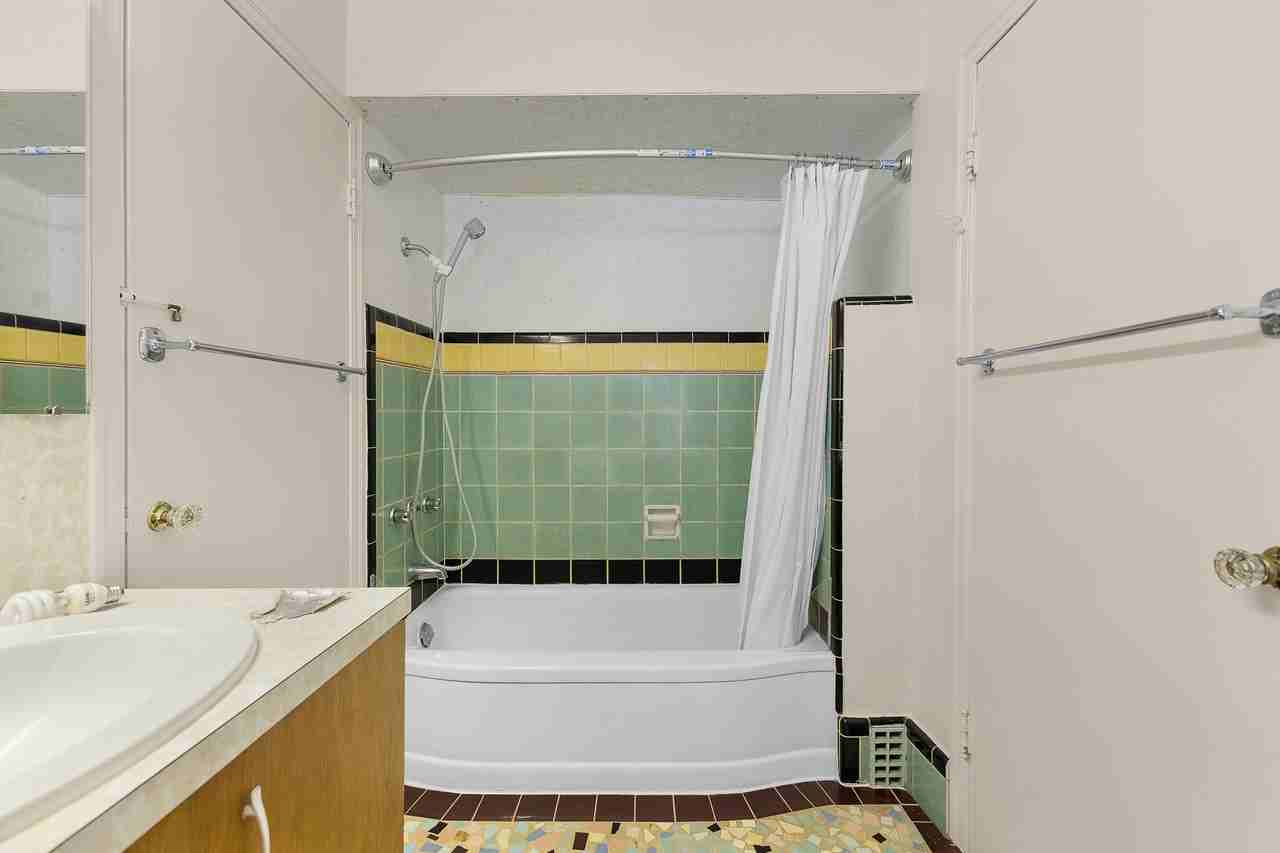 14458 Marine Drive - Photo 6 of 25