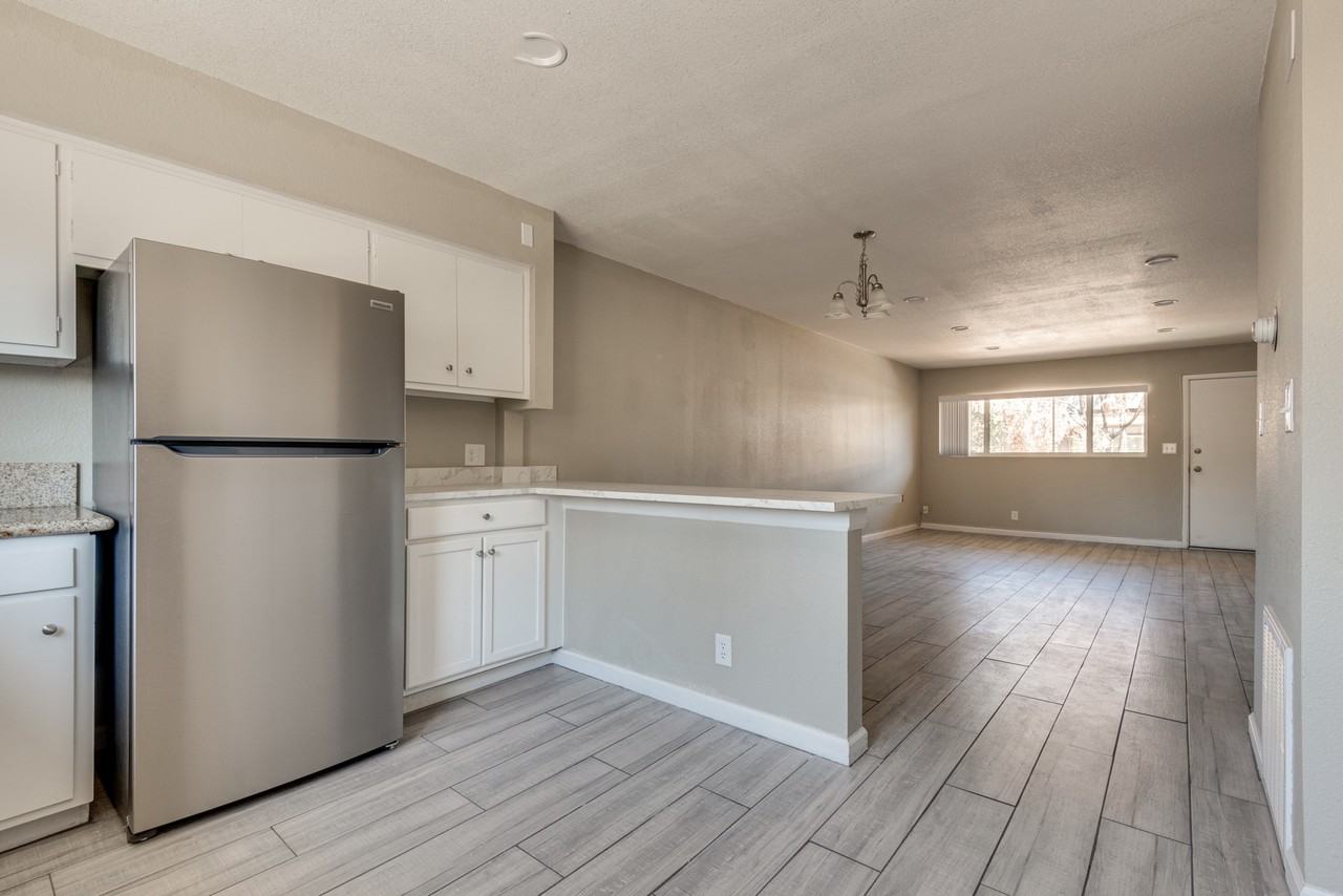 356 E Desert Inn Rd #207 - Photo 6 of 16