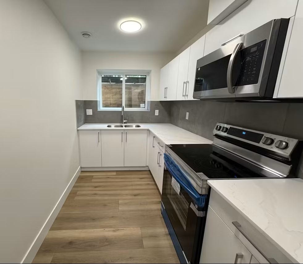 2711 202 Street - Photo 7 of 8