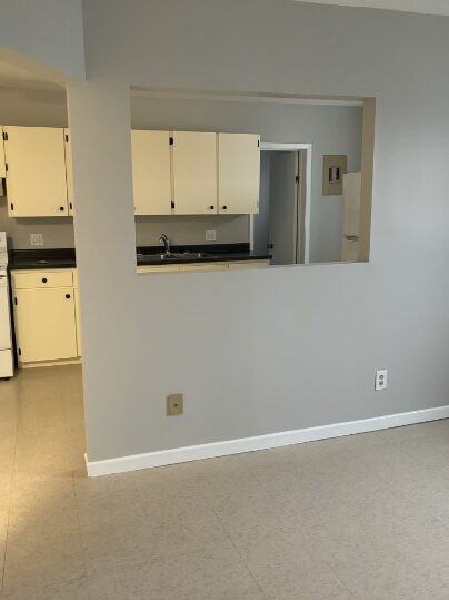 9 9 Battochio St - 9 #9UPPER - Photo 2 of 10