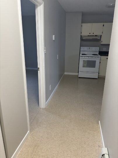 9 9 Battochio St - 9 #9UPPER - Photo 4 of 10