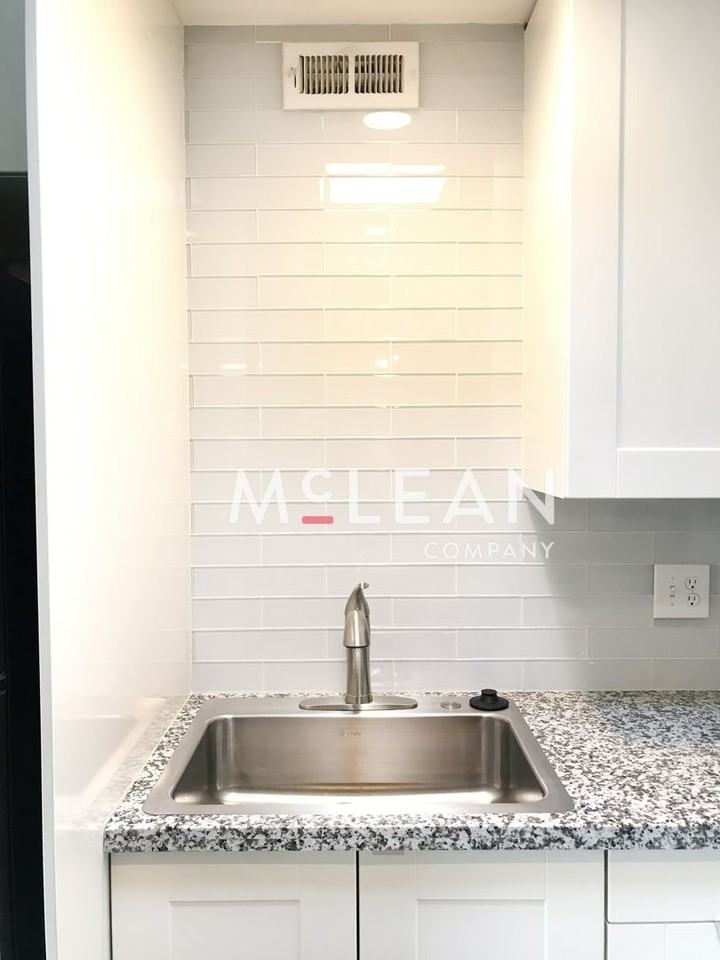 120 South Saturmino Drive - Photo 4 of 16