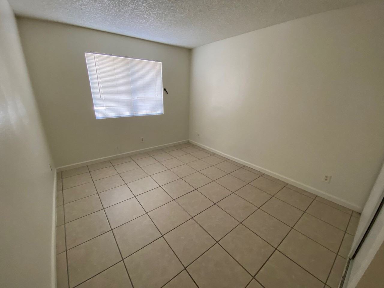 917 Bridgewater St #B - Photo 5 of 9