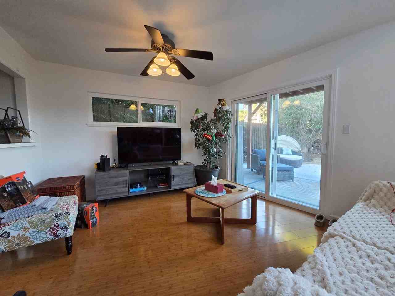 448 Court Ave - Photo 7 of 44