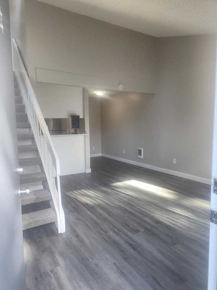 2601 Mcbride Ln - Photo 4 of 24