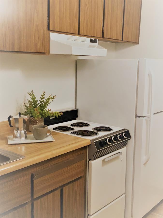 2601 Mcbride Ln - Photo 5 of 24