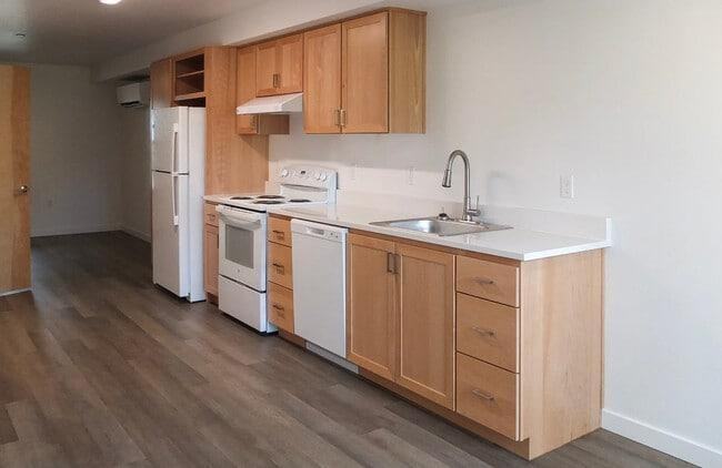 3208 Se 136th Ave - Photo 2 of 21