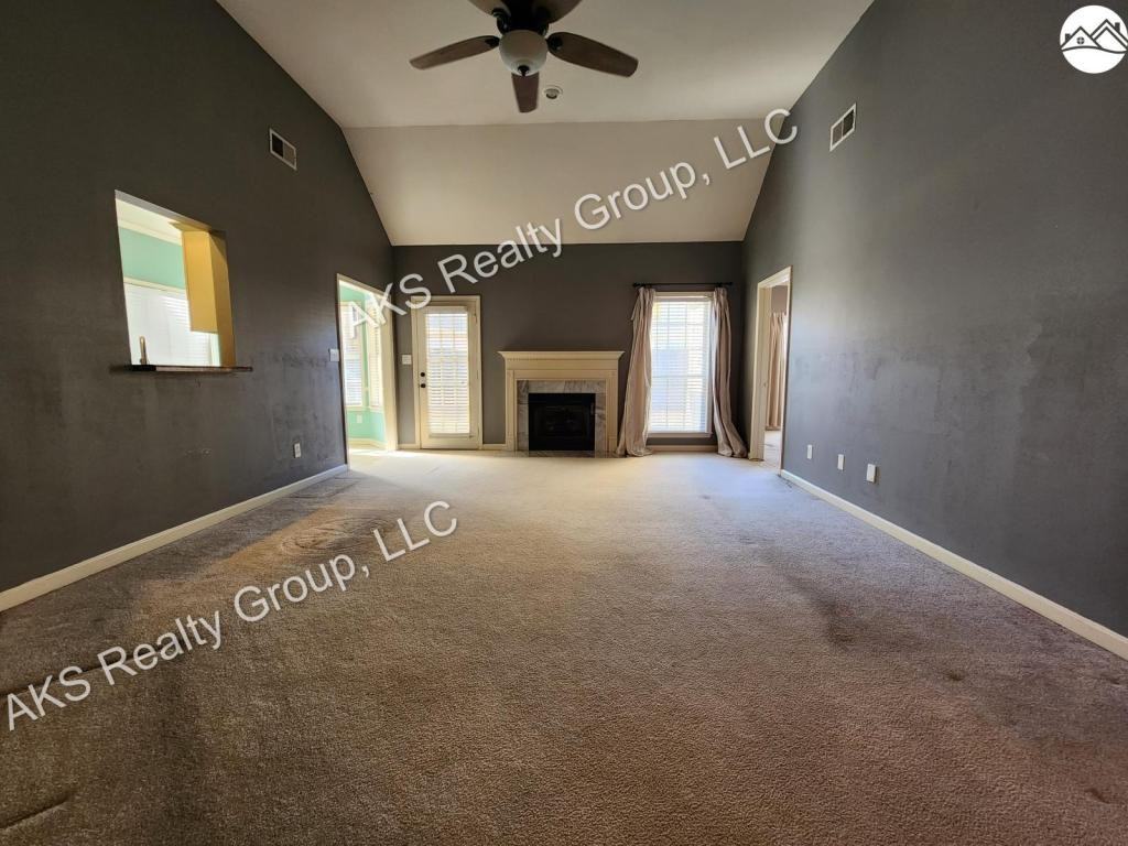 104 Lantana Cir - Photo 3 of 20