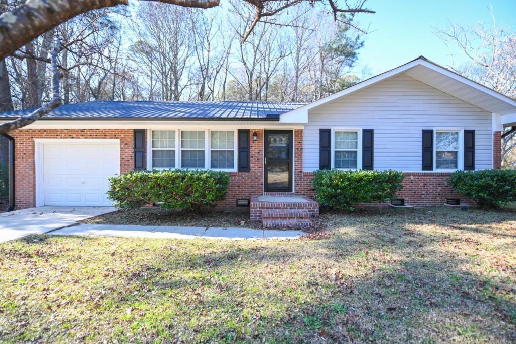 847 Durwood Dr - Photo 3 of 29