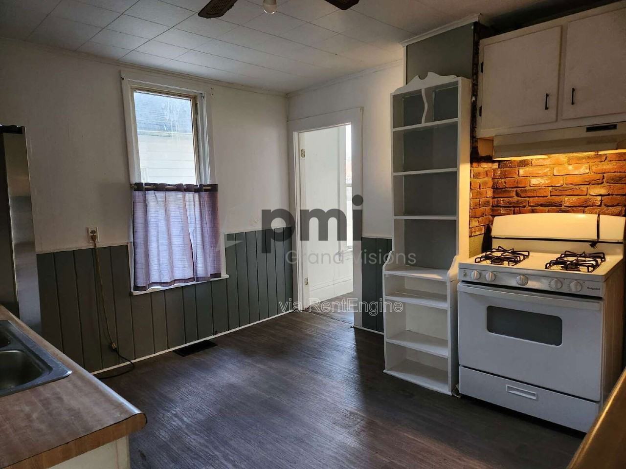 461 E Garfield Ave - Photo 2 of 9