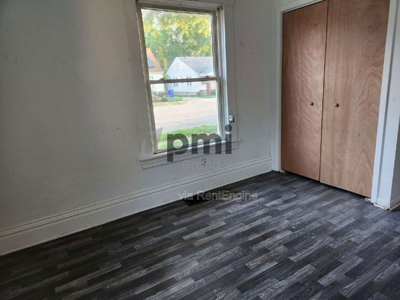 461 E Garfield Ave - Photo 6 of 9