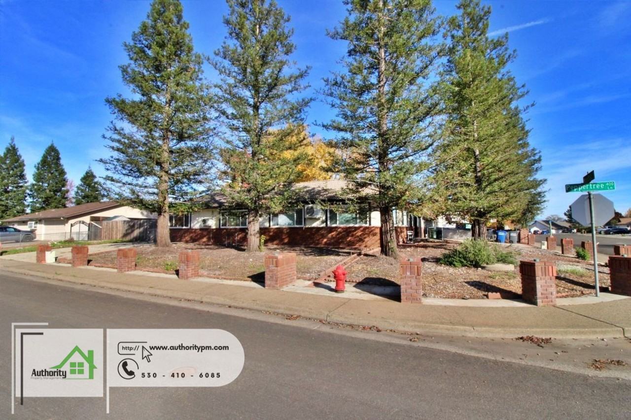 310 Woodhill Dr - Photo 2 of 20