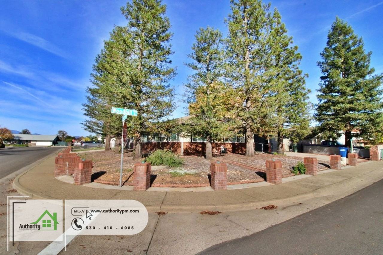 310 Woodhill Dr - Photo 3 of 20