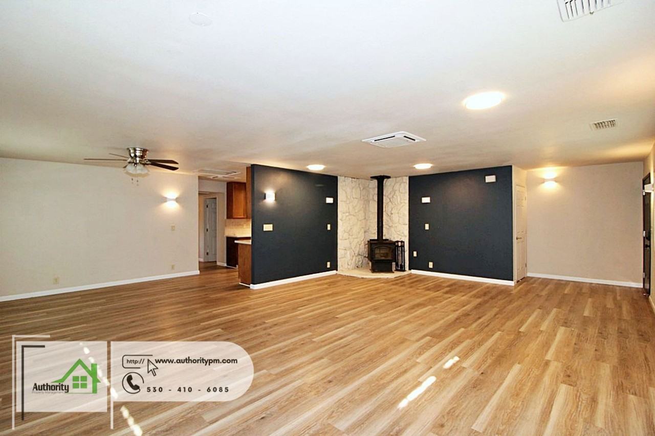 310 Woodhill Dr - Photo 5 of 20