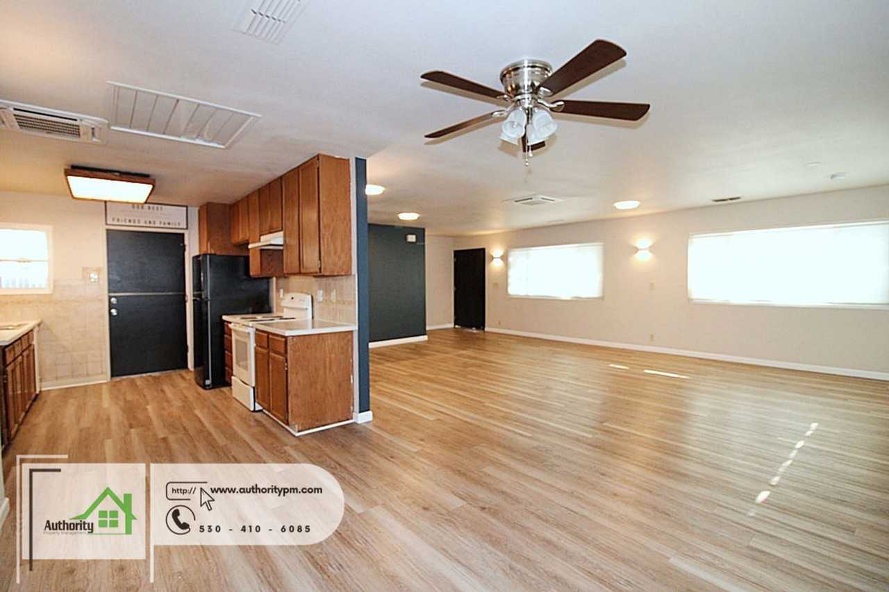 310 Woodhill Dr - Photo 6 of 20