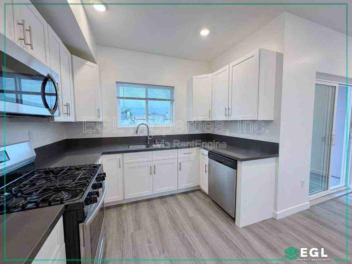 10501 Buford Ave #J - Photo 3 of 10