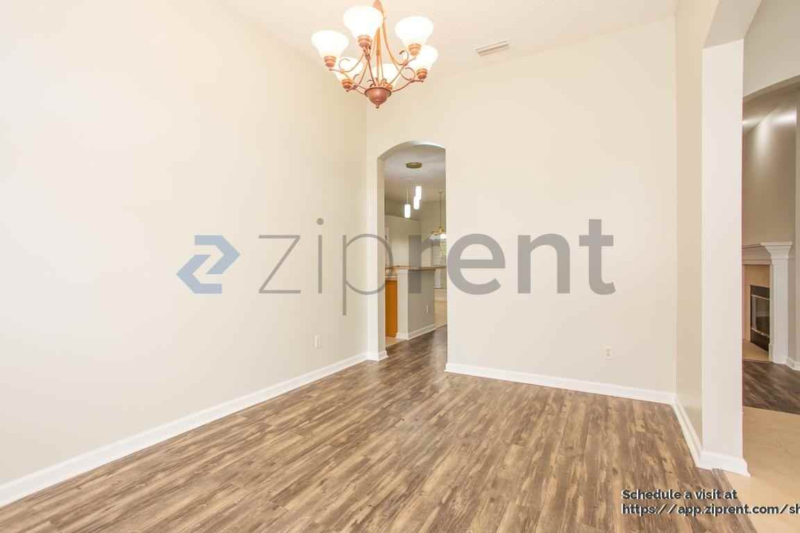 909 Corsica Ln - Photo 5 of 23