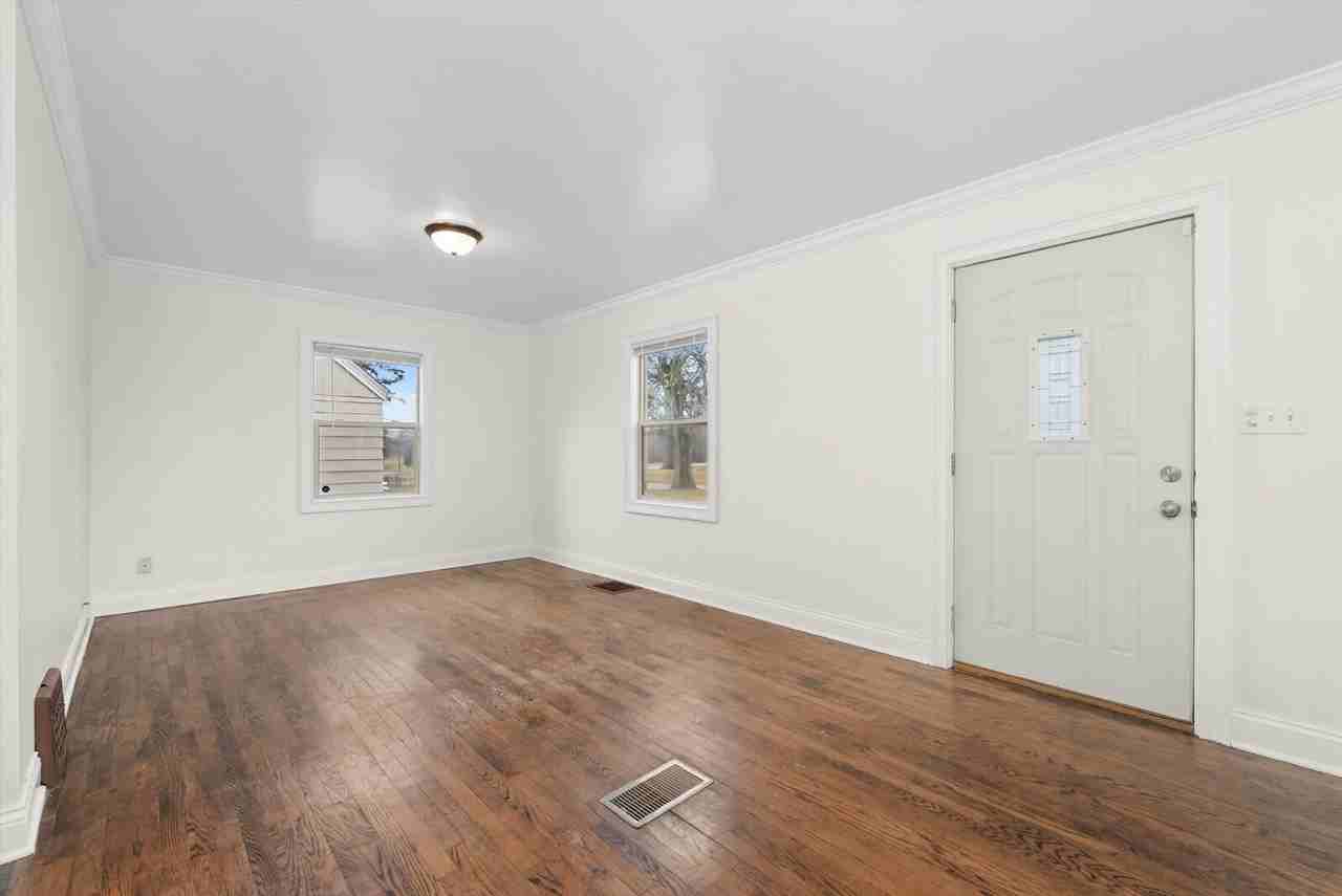 2512 Salem Blvd - Photo 2 of 21