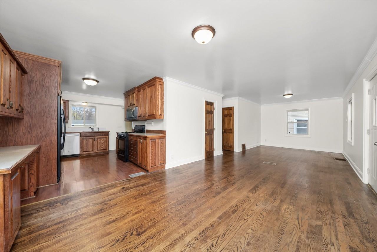 2512 Salem Blvd - Photo 5 of 21