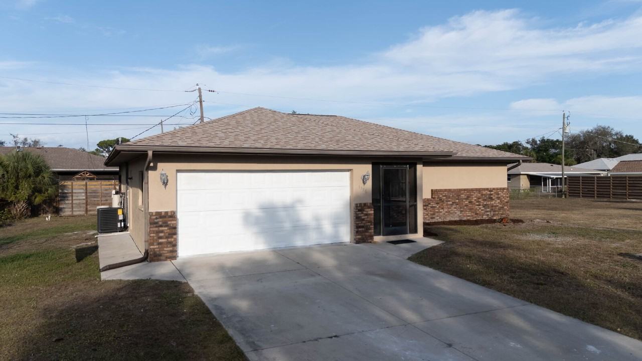 1176 Panda Rd - Photo 6 of 39