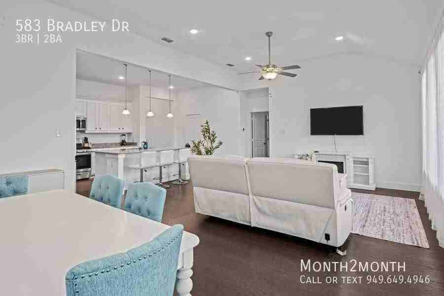 583 Bradley Drive - Photo 4 of 32