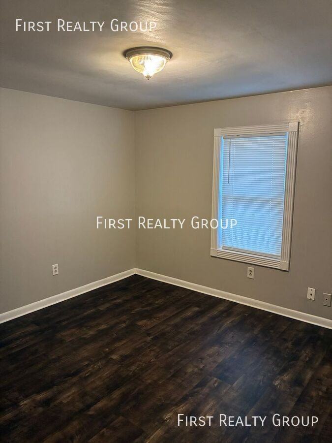 140 E Market St #B - Photo 6 of 7